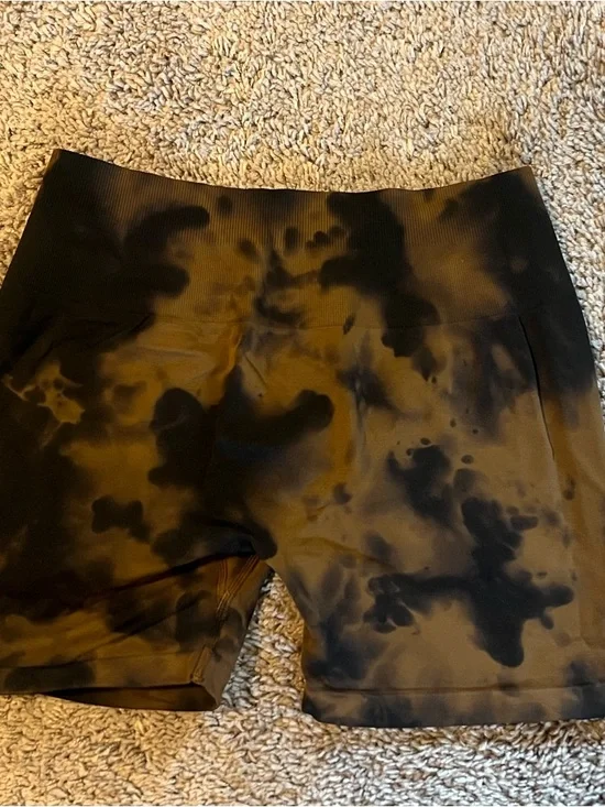 Aurola Women's Black Tie-Dye Athletic Bike Shorts - Picture 2 of 2